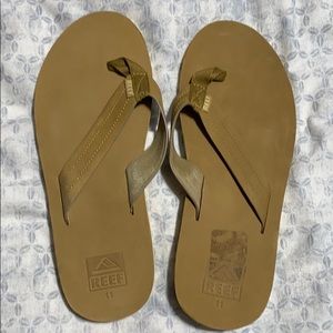 Reef leather flip flops size 11